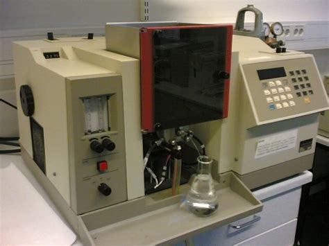 Gambar instrumen spektrofotometri serapan atom